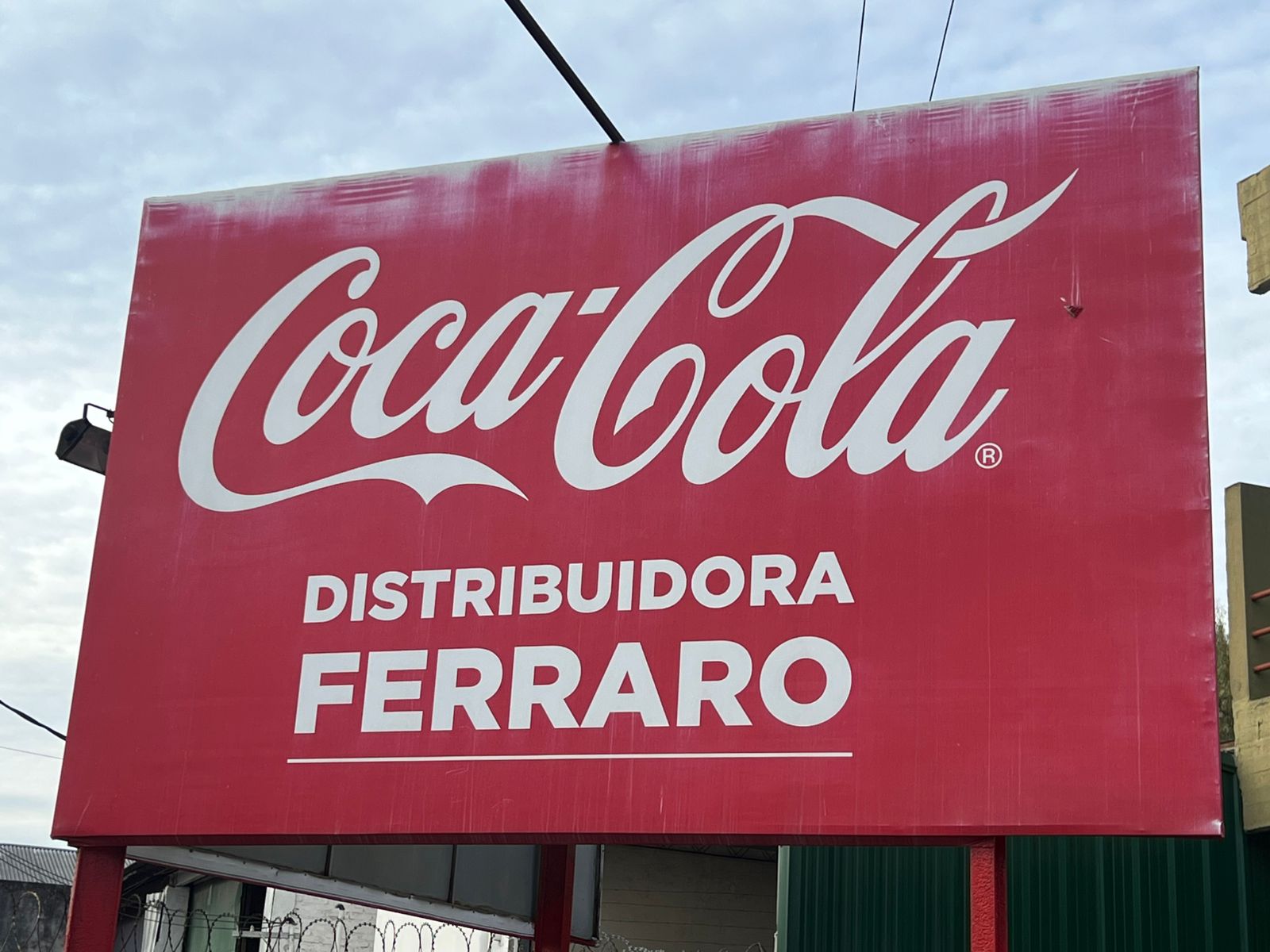Cartel Distribuidora Ferraro